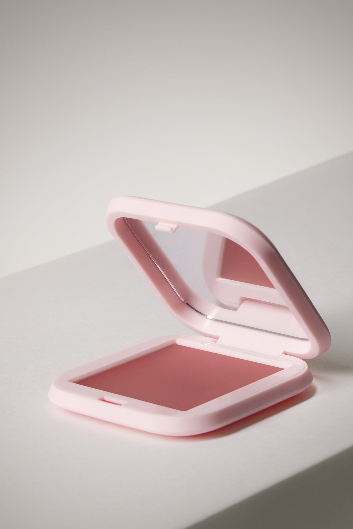 Blushs Compacts Crème